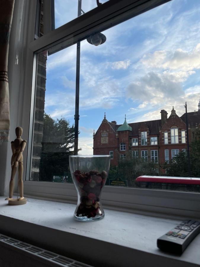 Spacious Family Flat Londra Esterno foto