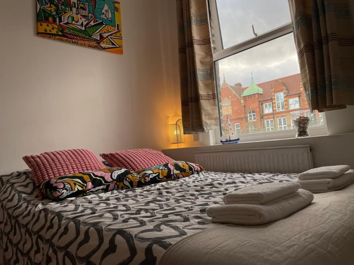 Spacious Family Flat Londra Esterno foto