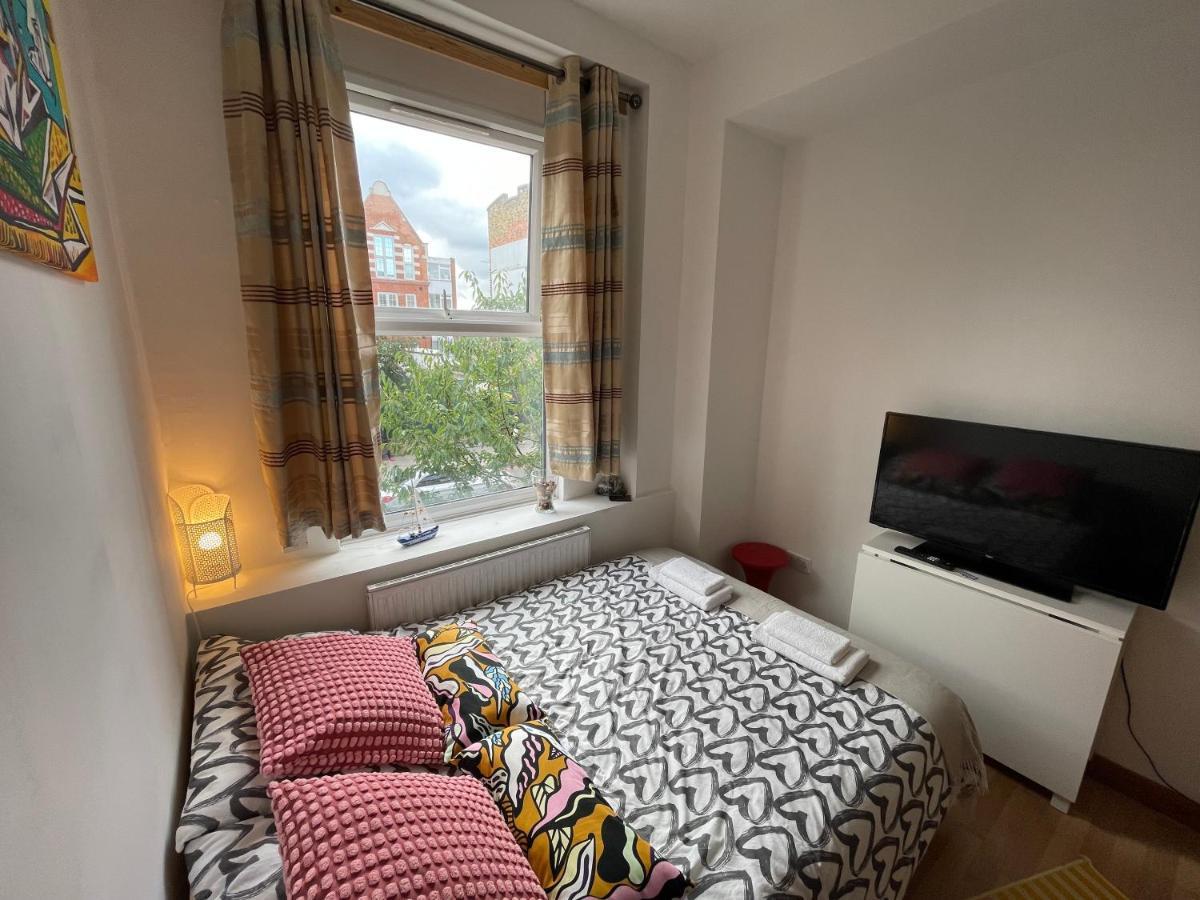 Spacious Family Flat Londra Esterno foto